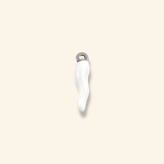 Grigri piment attache argentée